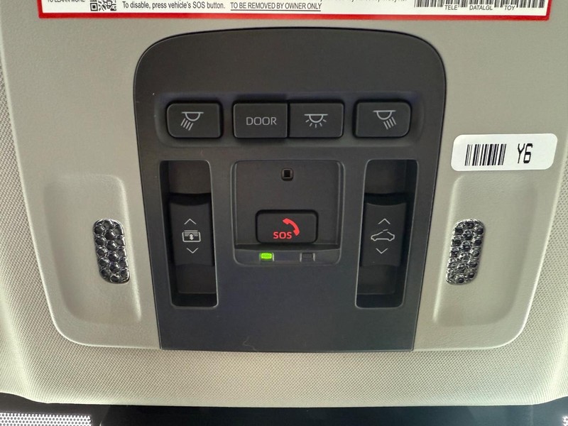 Toyota Camry Vehicle Image 16