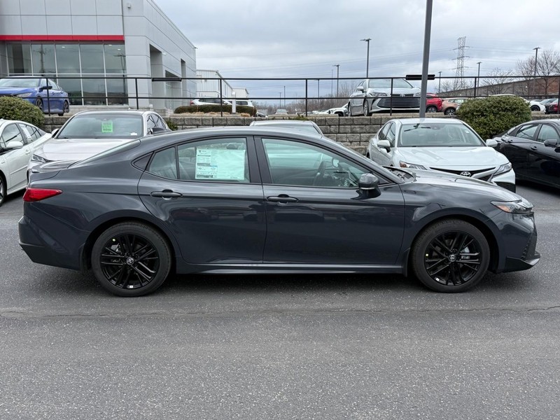 Toyota Camry Vehicle Image 02