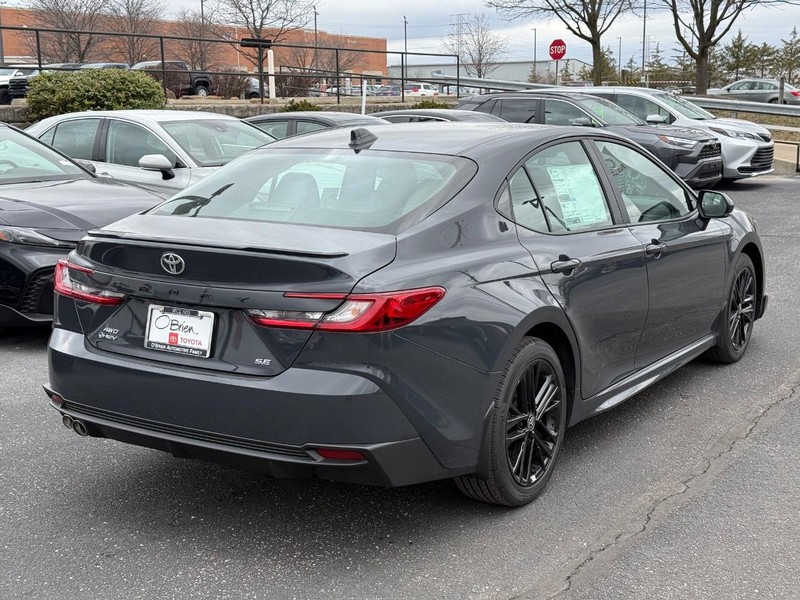 Toyota Camry Vehicle Image 03