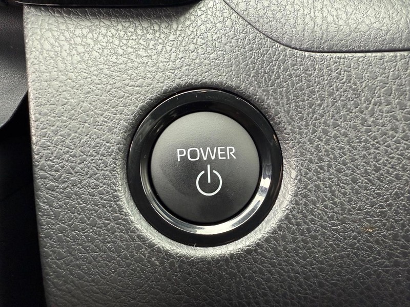 Toyota Camry Vehicle Image 09