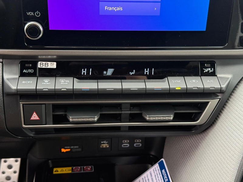 Toyota Camry Vehicle Image 12