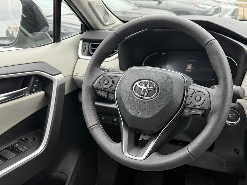 Toyota RAV4 Vehicle Image 07