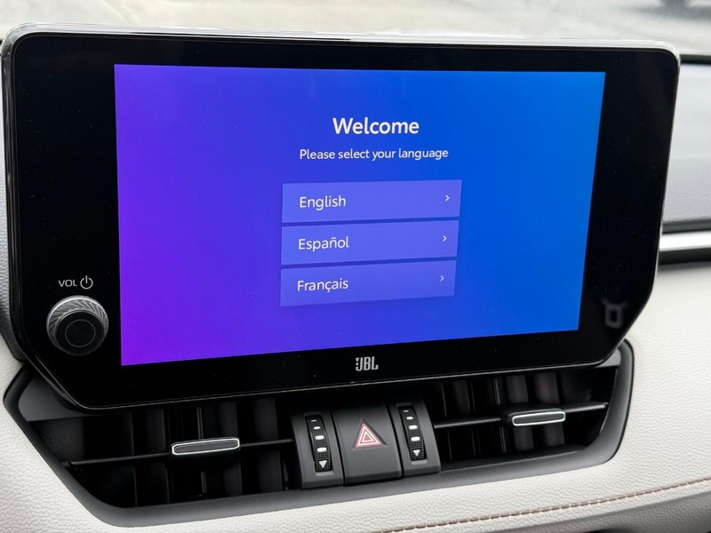 Toyota RAV4 Vehicle Image 12