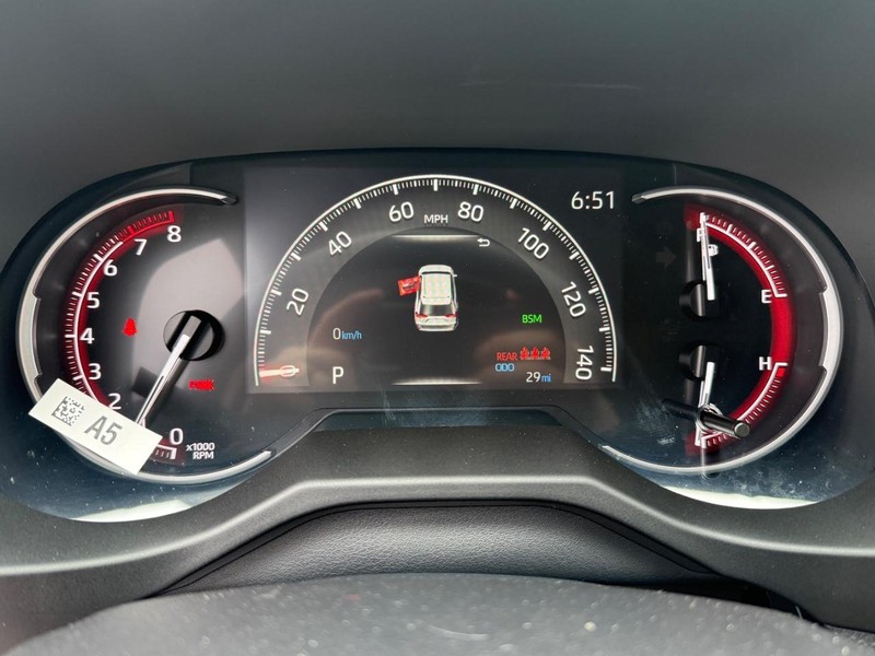 Toyota RAV4 Vehicle Image 18