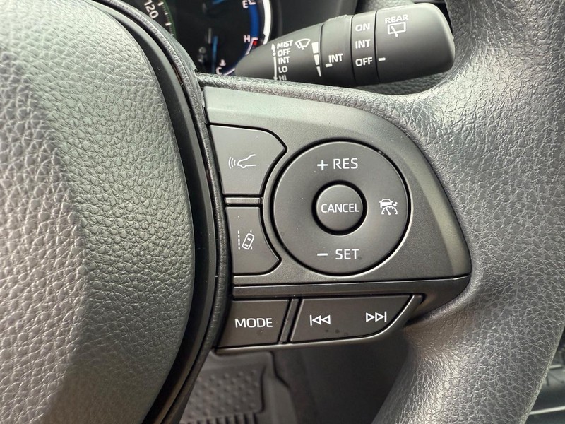 Toyota RAV4 Vehicle Image 08