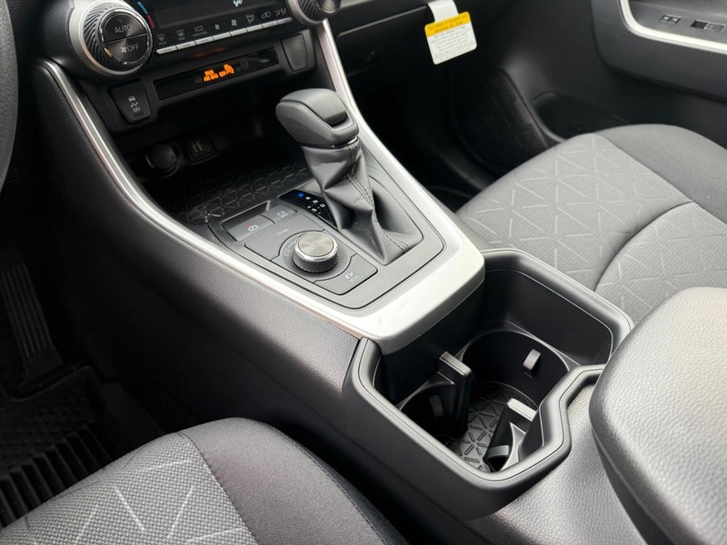 Toyota RAV4 Vehicle Image 13