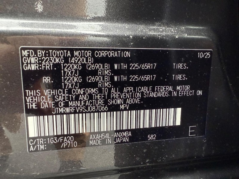 Toyota RAV4 Vehicle Image 19