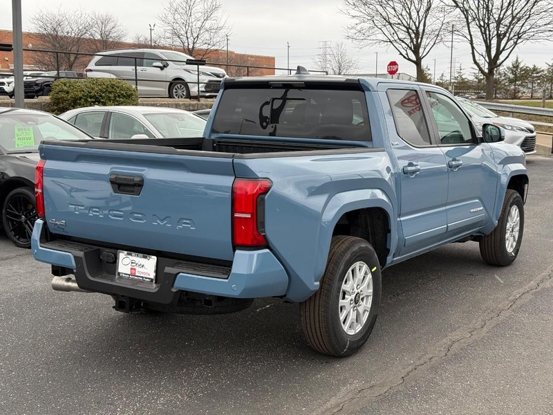 Toyota Tacoma 4WD Vehicle Image 03