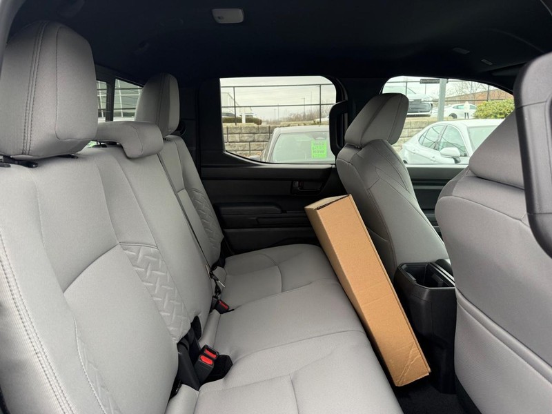 Toyota Tacoma 4WD Vehicle Image 04