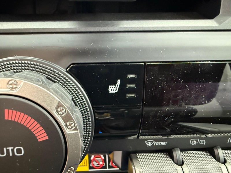 Toyota Tacoma 4WD Vehicle Image 10