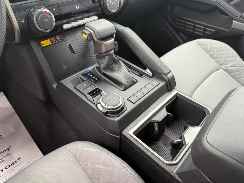 Toyota Tacoma 4WD Vehicle Image 14