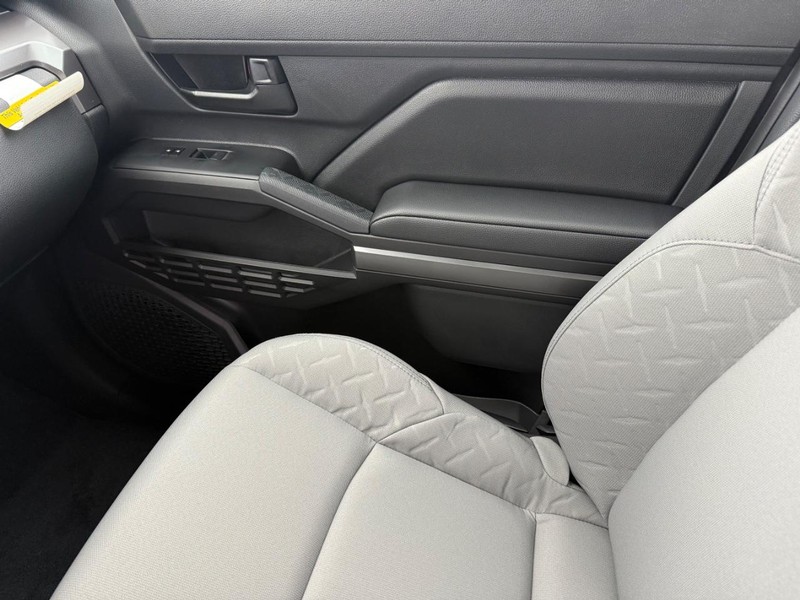 Toyota Tacoma 4WD Vehicle Image 15