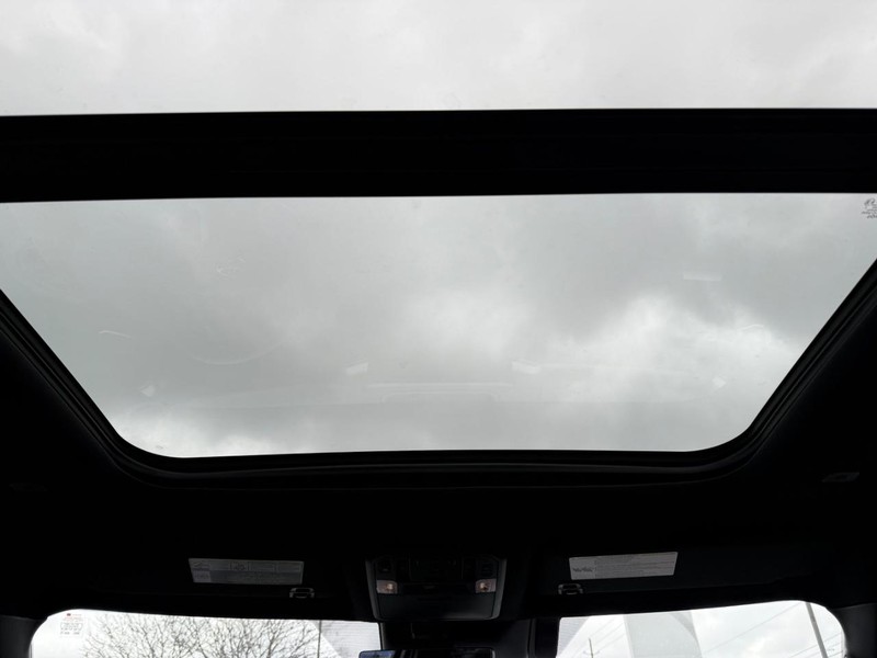 Toyota Tundra 4WD Vehicle Image 05