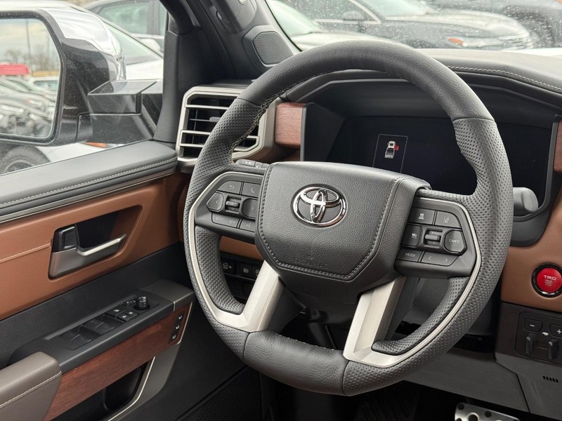 Toyota Tundra 4WD Vehicle Image 07