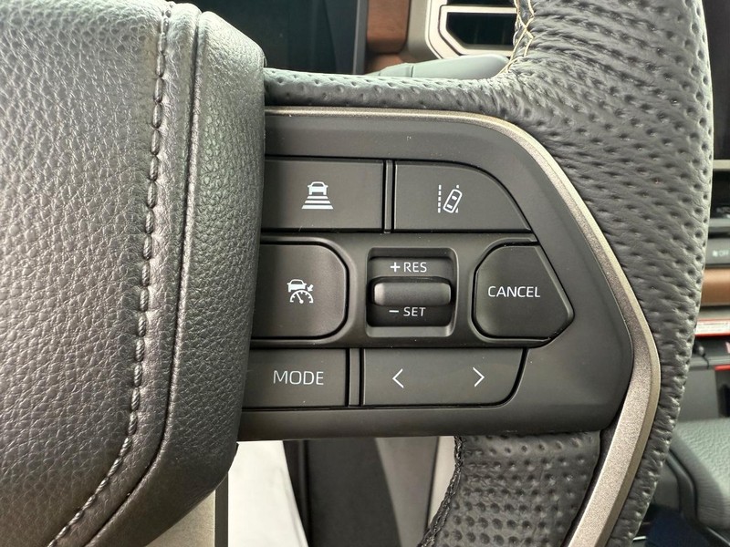 Toyota Tundra 4WD Vehicle Image 09