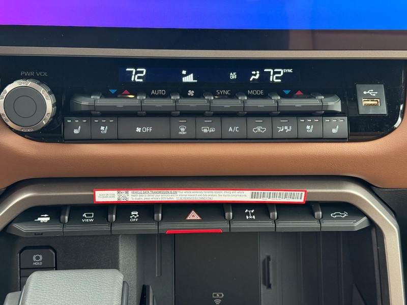 Toyota Tundra 4WD Vehicle Image 14