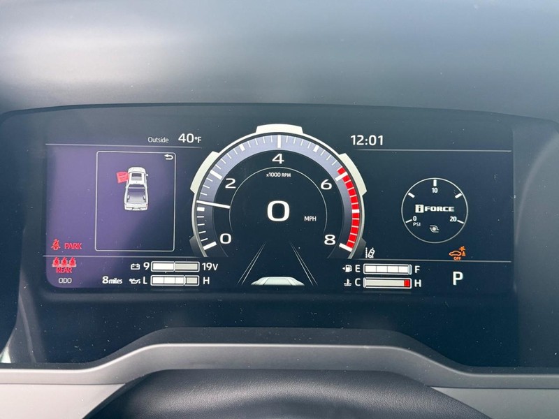 Toyota Tundra 4WD Vehicle Image 18