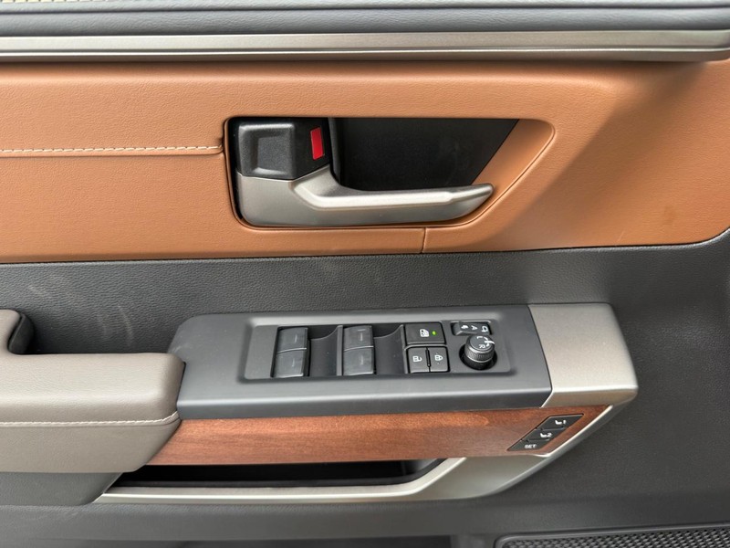 Toyota Tundra 4WD Vehicle Image 20