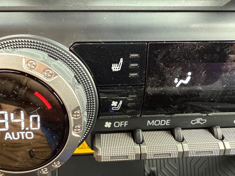 Toyota Tacoma 4WD Vehicle Image 11