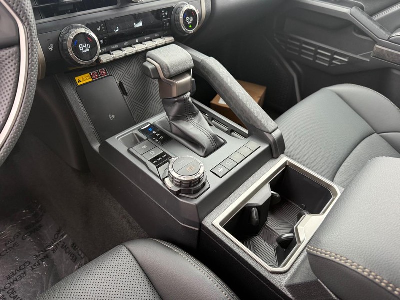 Toyota Tacoma 4WD Vehicle Image 15