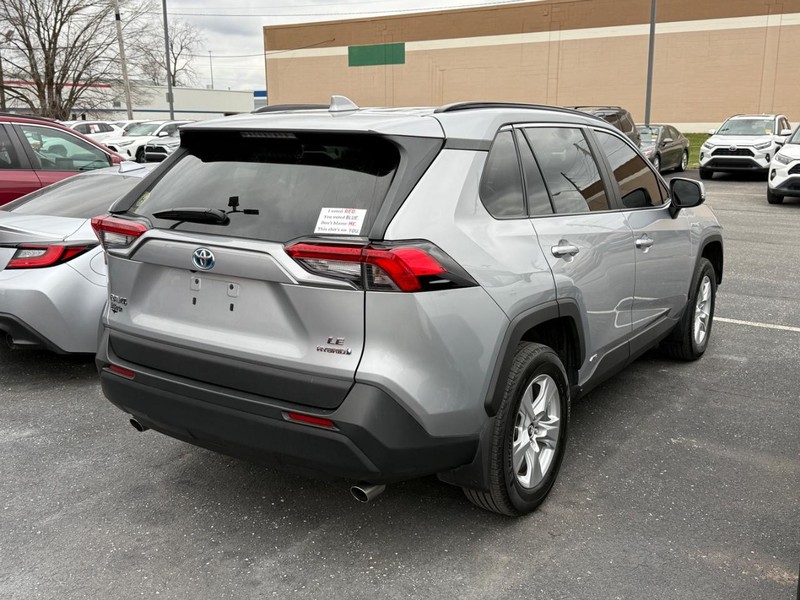 Toyota RAV4 Vehicle Image 04