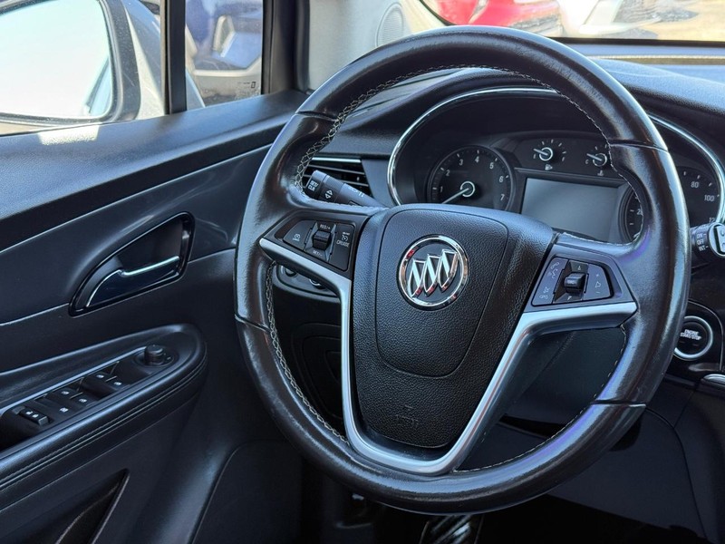 Buick Encore Vehicle Full-screen Gallery Image 12