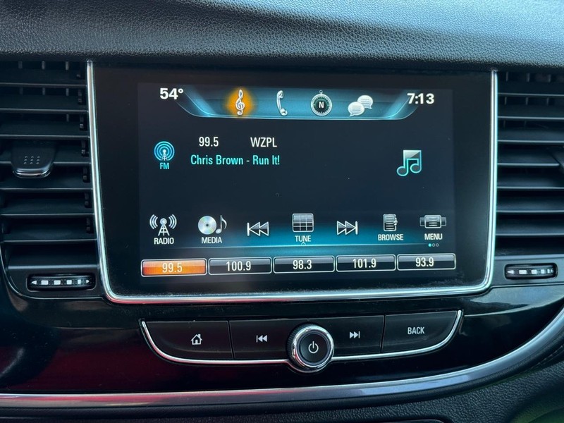 Buick Encore Vehicle Full-screen Gallery Image 16