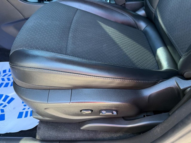 Buick Encore Vehicle Full-screen Gallery Image 24