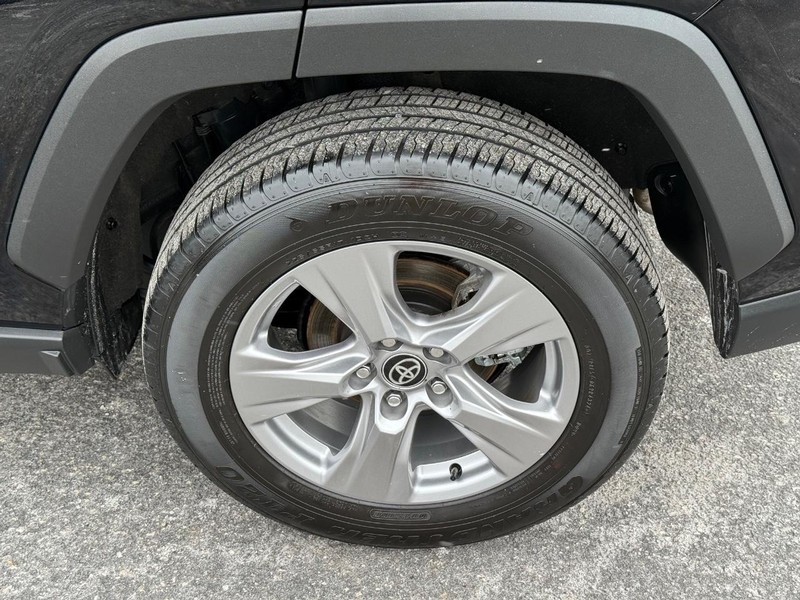 Toyota RAV4 Vehicle Image 06