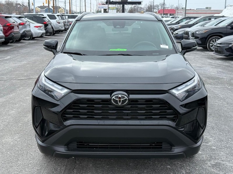 Toyota RAV4 Vehicle Image 09