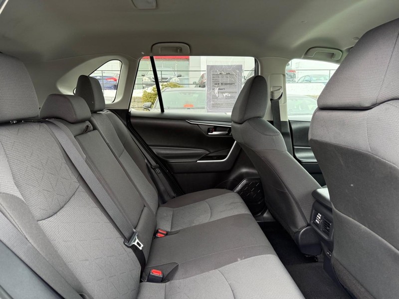 Toyota RAV4 Vehicle Image 10