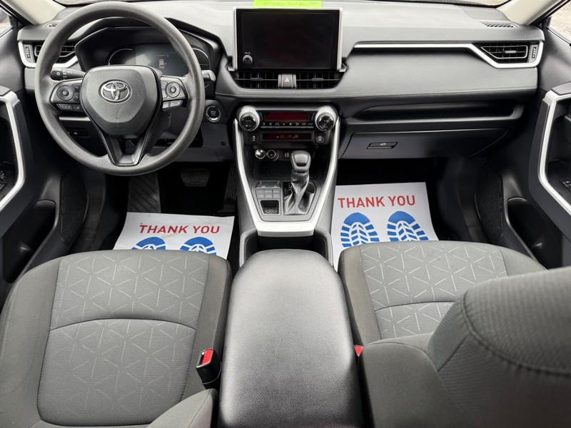 Toyota RAV4 Vehicle Image 11