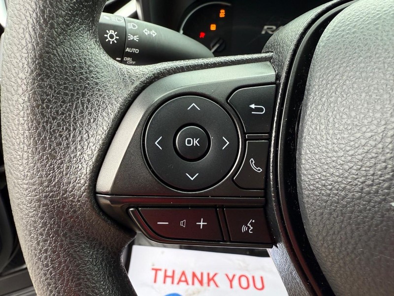 Toyota RAV4 Vehicle Image 13