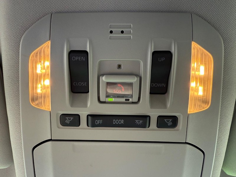 Toyota Highlander Vehicle Image 23