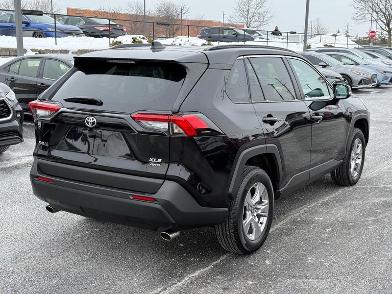 Toyota RAV4 Vehicle Image 03