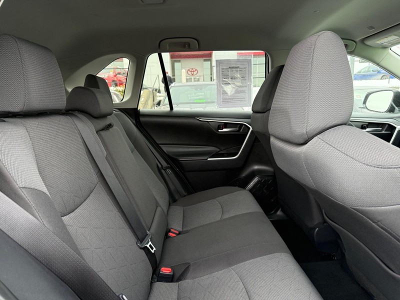 Toyota RAV4 Vehicle Image 10