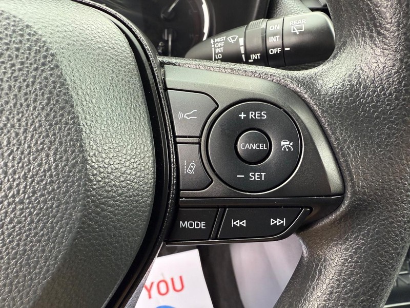 Toyota RAV4 Vehicle Image 14