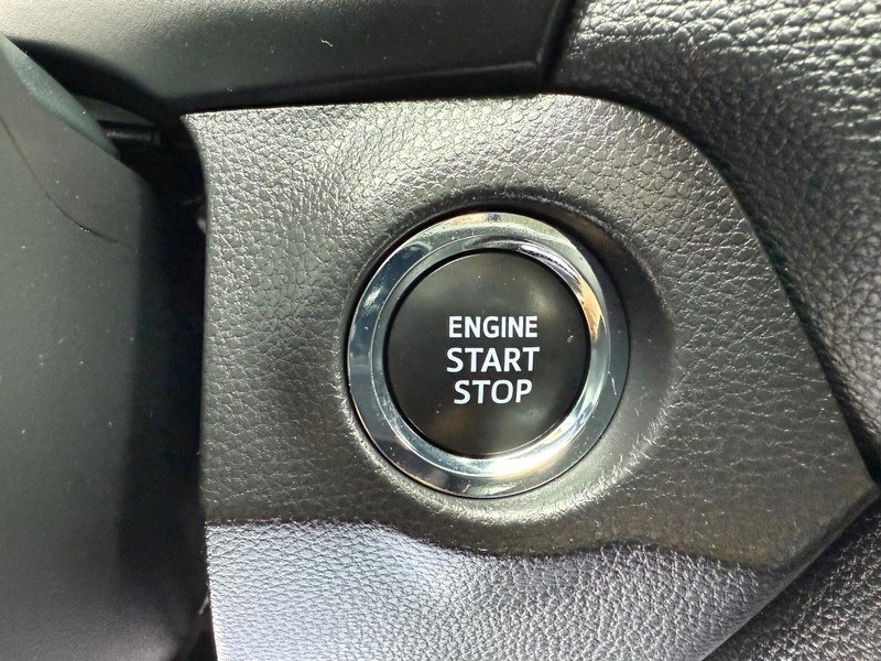 Toyota RAV4 Vehicle Image 15