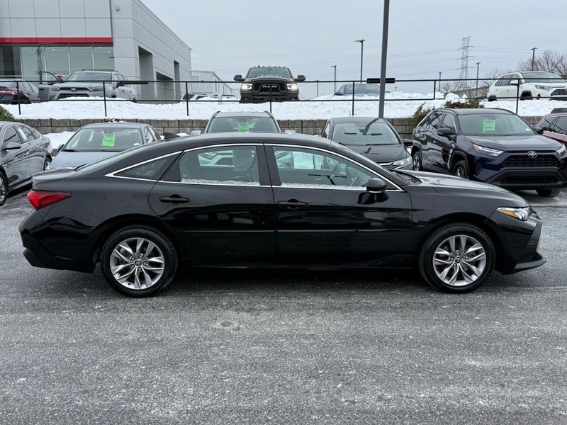 Toyota Avalon Vehicle Image 02