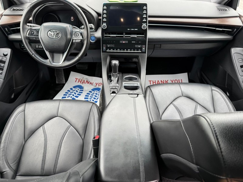 Toyota Avalon Vehicle Image 11