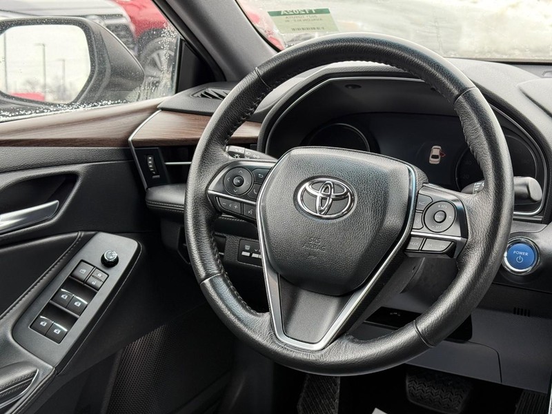 Toyota Avalon Vehicle Image 12