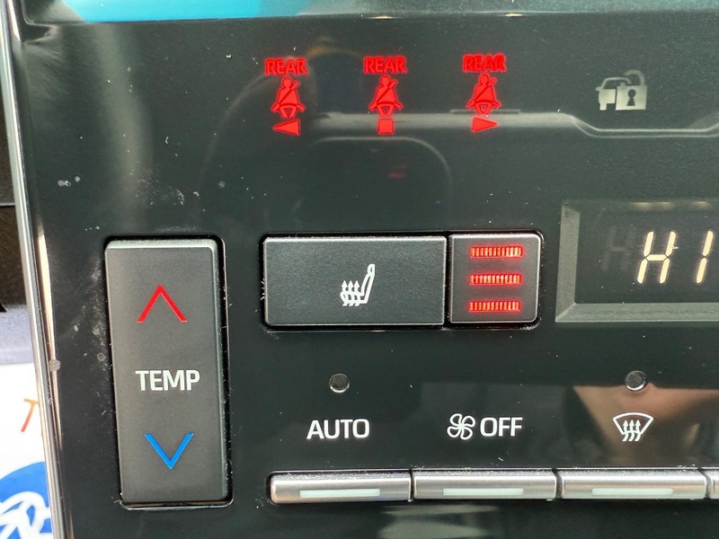 Toyota Avalon Vehicle Image 15