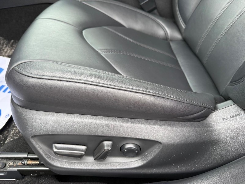 Toyota Avalon Vehicle Image 25