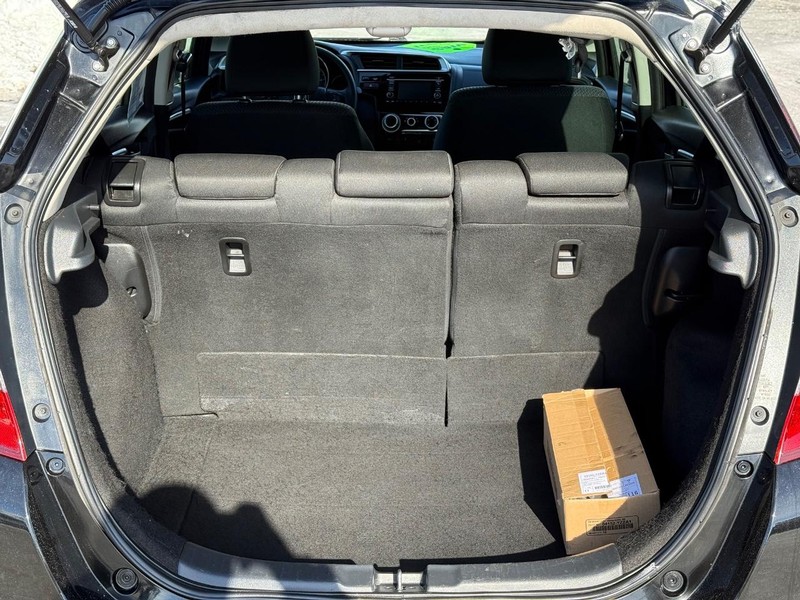 Honda Fit Vehicle Full-screen Gallery Image 07