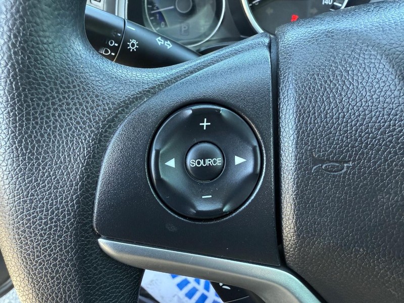 Honda Fit Vehicle Full-screen Gallery Image 13