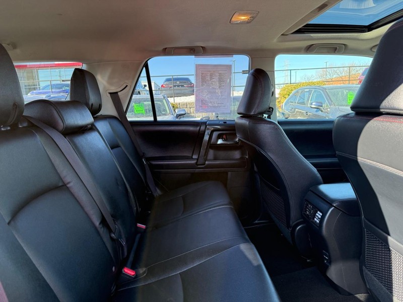 Toyota 4Runner Vehicle Image 10