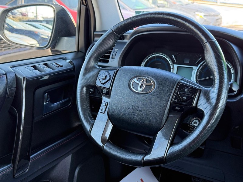 Toyota 4Runner Vehicle Image 13