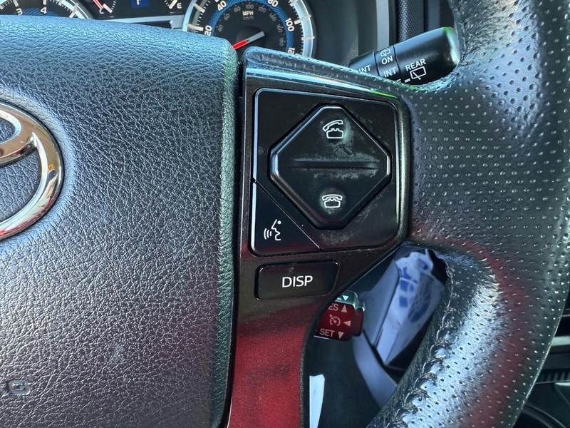 Toyota 4Runner Vehicle Image 15