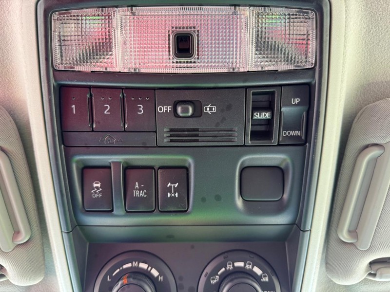 Toyota 4Runner Vehicle Image 22