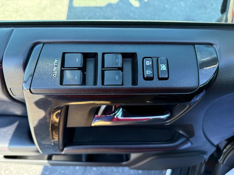 Toyota 4Runner Vehicle Image 25